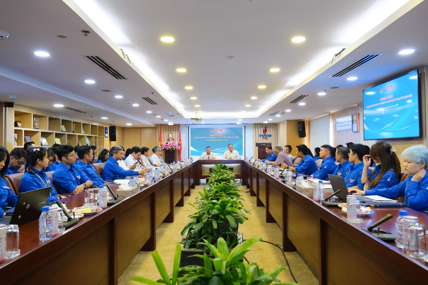 PVOIL Youth: Upholding Enthusiasm and Knowledge for the Future Development of PetroVietnam Oil Corporation