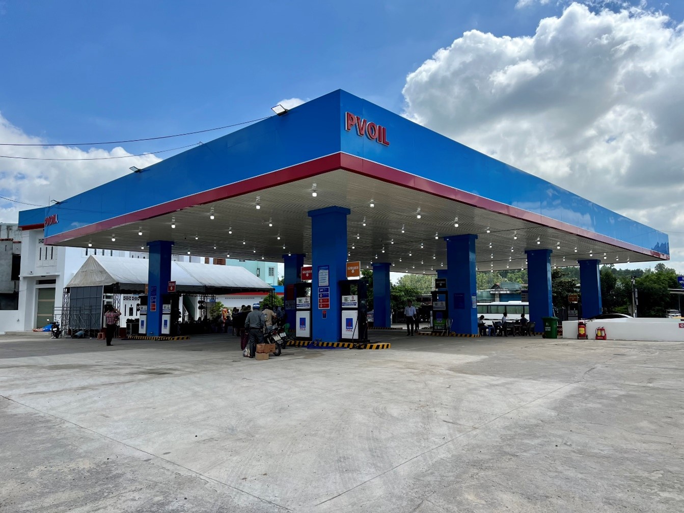 PETEC opens petroleum station in Binh Dinh province