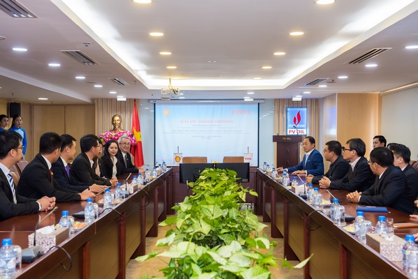 PVOIL Laos and Shell Thailand signed the Agreement for sale and purchase of petroleum products