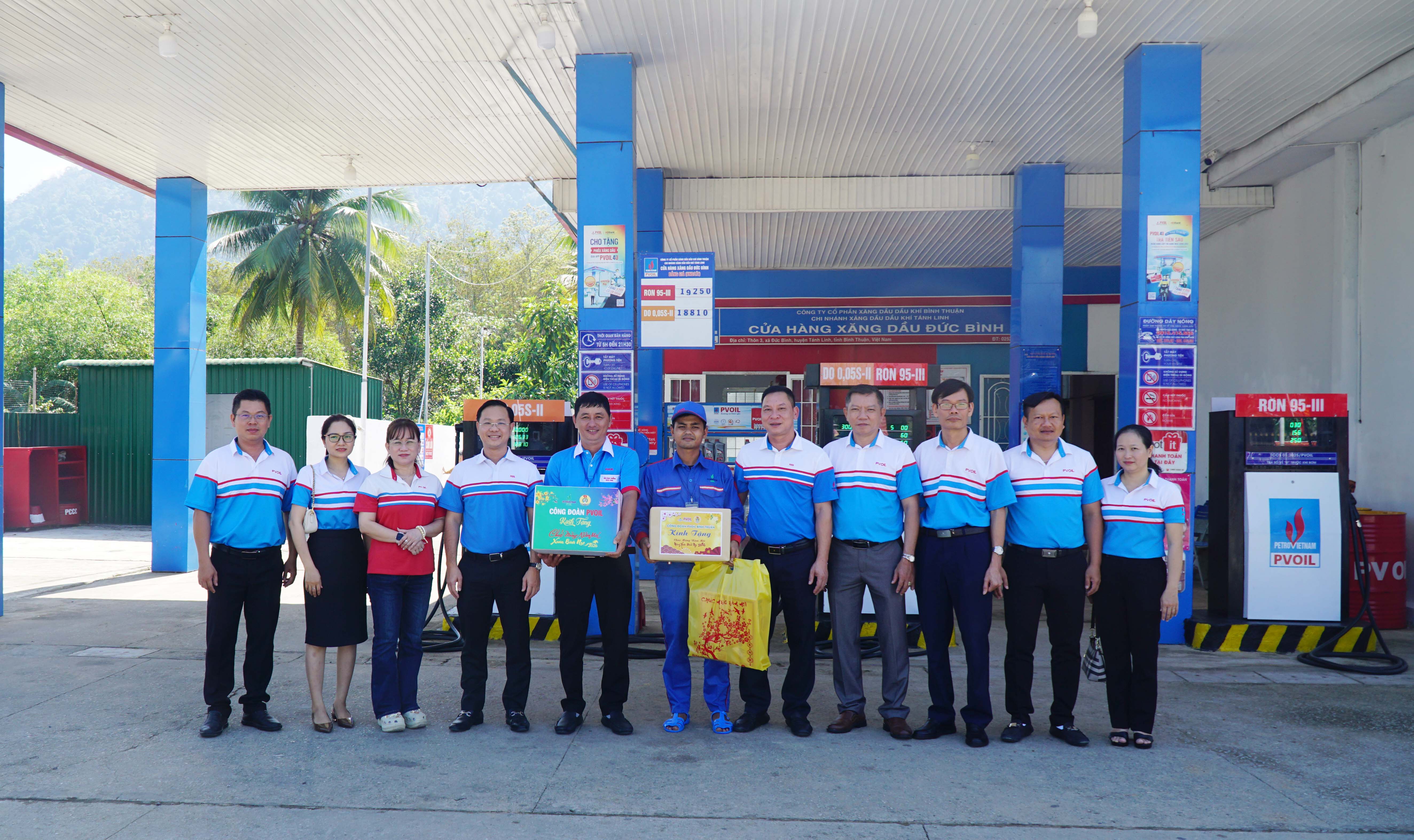 “Xuân gắn kết – Tết nghĩa tình”: Công đoàn PVOIL thăm, tặng quà Tết cho người lao động PVOIL Phú Yên, PVOIL Bình Thuận